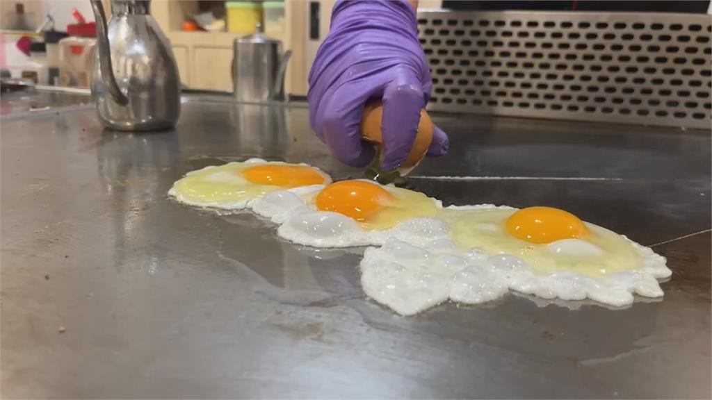 夾菜夾到爽!他嘆「為何蒙古烤肉退流行?」 網曝原因:寧可吃鐵板燒