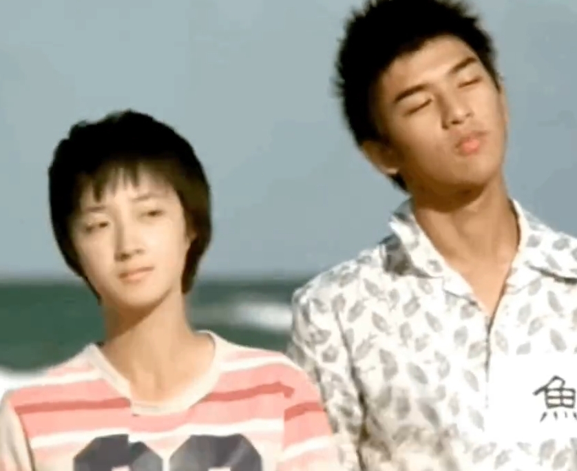 桂綸鎂、陳柏霖合體掀《藍色大門》回憶殺!網挖21年前舊照:怎麼長一樣