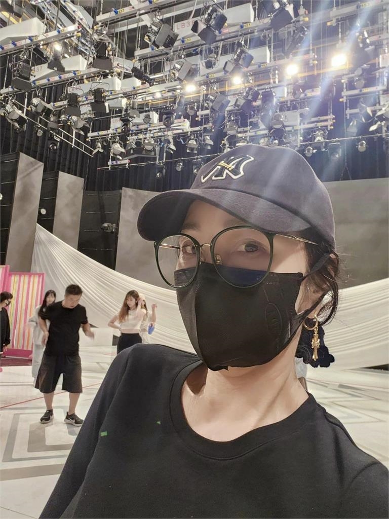 陳美鳳預告「排練過年節目」！2023年合體藍心湄她偷暴雷：今年更驚豔