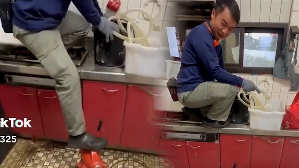 通水管驚見「鱷魚」!師傅急跳上瓦斯爐 嚇到腳都縮起來