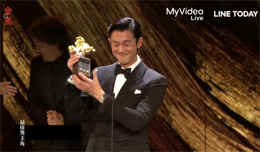 金馬60／「死亡之組」男神對決！吳慷仁首奪影帝寶座「當場痛哭」