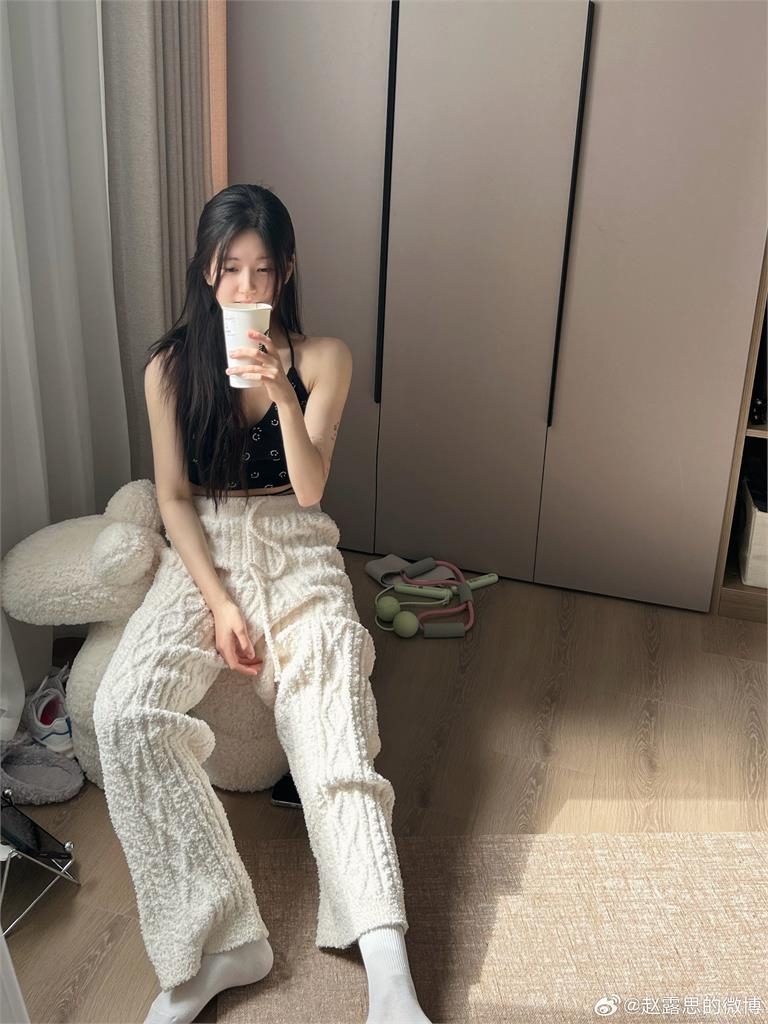 「初戀女神」趙露思放大絕!上身「僅裹一塊布」1部位全變了網震撼