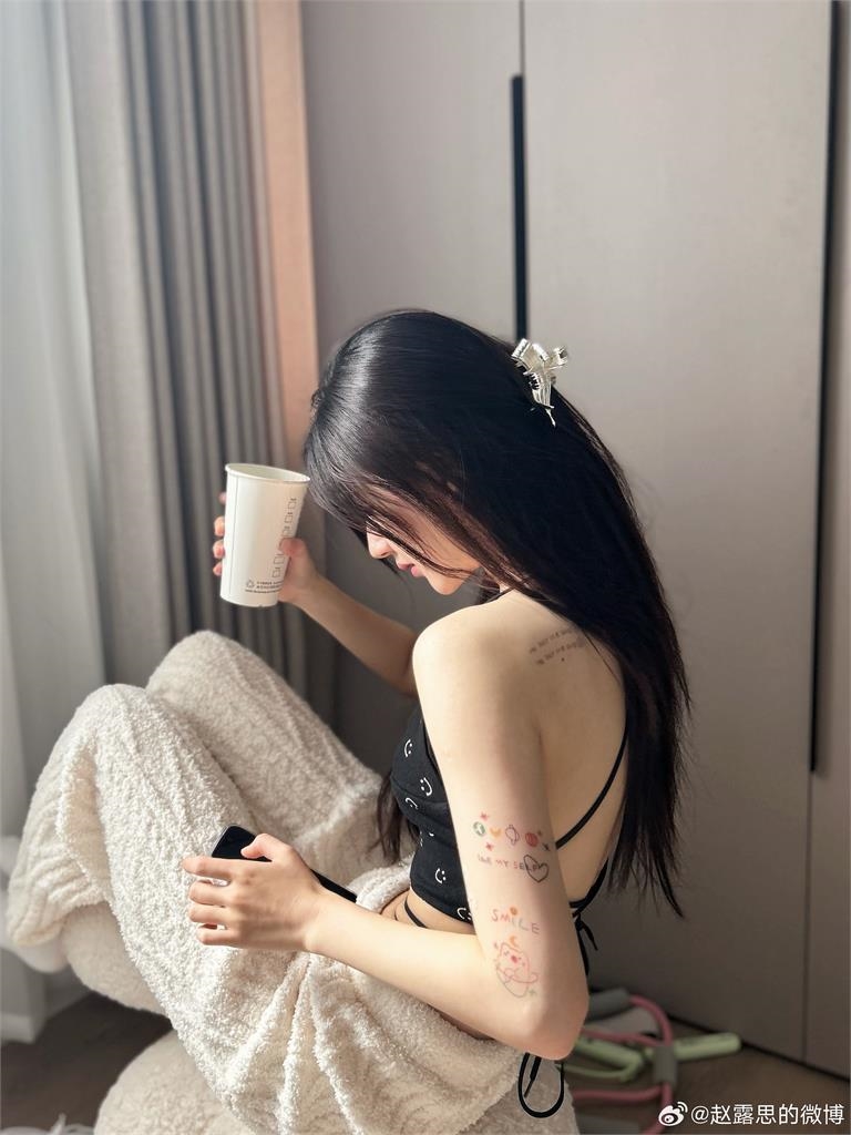 「初戀女神」趙露思放大絕!上身「僅裹一塊布」1部位全變了網震撼