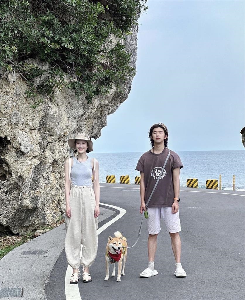 千千、陳柏霖戲水照好甜!夢幻同框洩「男神身高秘密」網驚:有嚇到