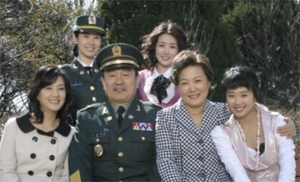 國民媽媽金海淑被勸「管理外貌」 網挖「40年前嫩照」驚:韓版鄧麗君