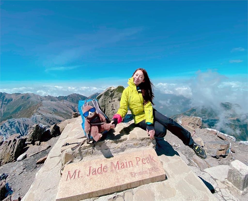 曾格爾不倫戀「害慘老爸」?信義區單價百萬「最強國宅」遭法拍價格曝