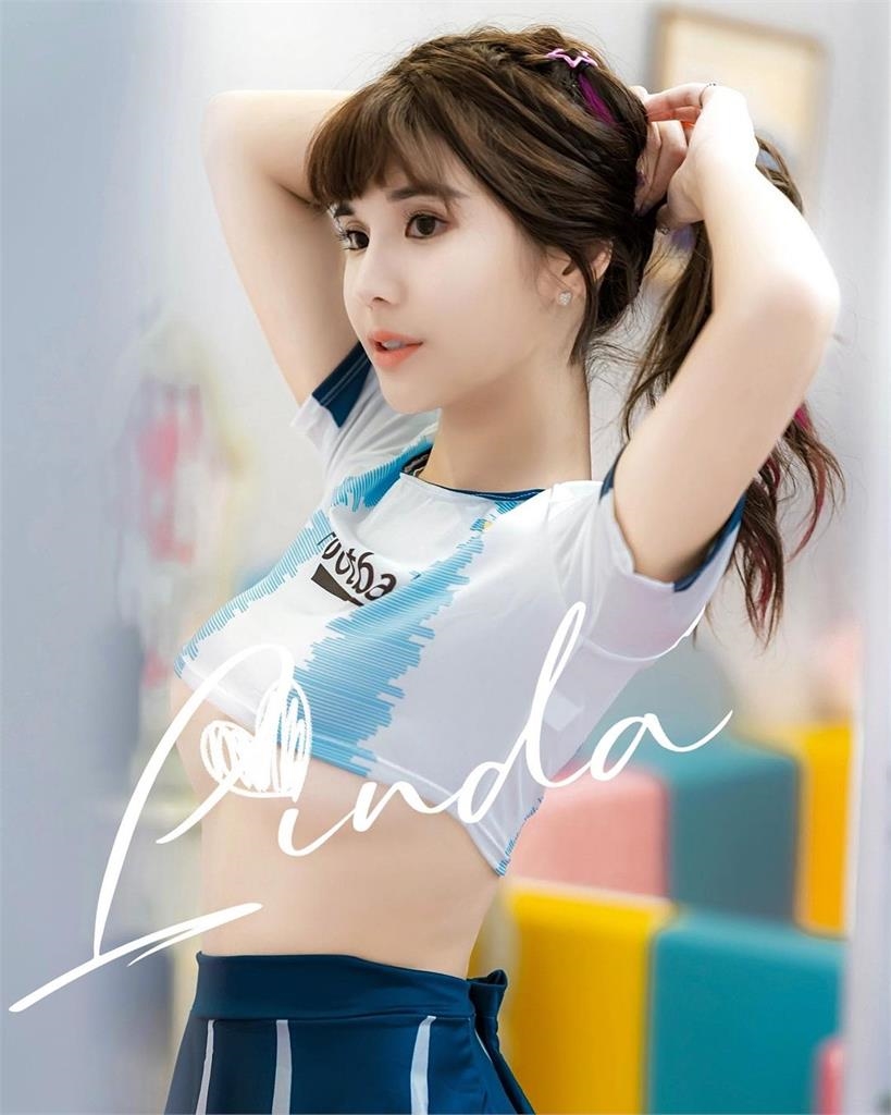 琳妲曬極誘惑綁馬尾神照!雙手抬高「短版上衣急速上拉」網瘋喊:啊嘶