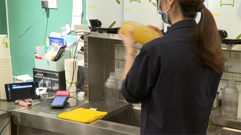 飲料店「月薪30K+1優勢」勝過科技廠該應徵?全網一面倒贊成