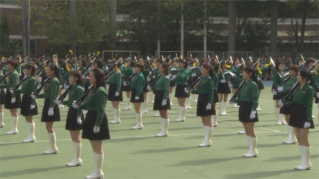 快新聞／重返17歲！北一女儀隊17到72歲跨世代演出　大學姊笑：變年輕了