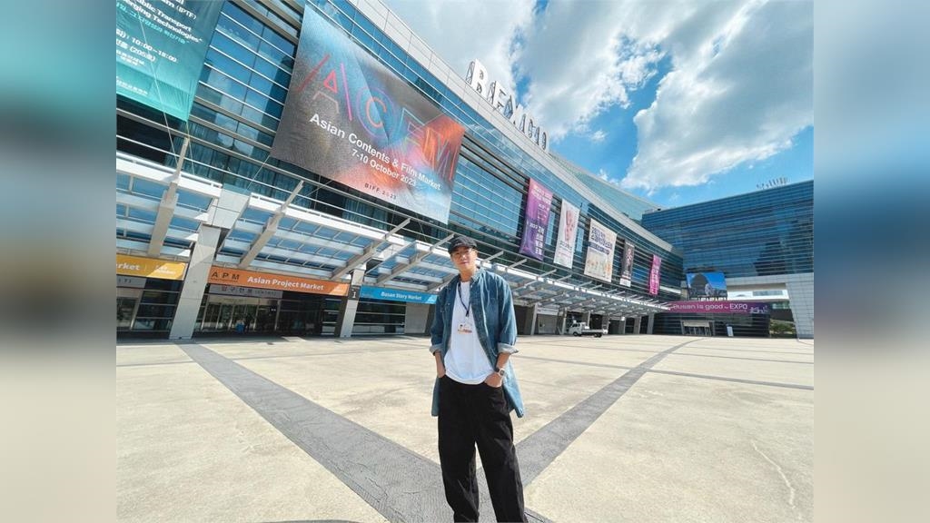 驚！何潤東金門出車禍　瑪莎拉蒂車尾被撞爛「副導急送醫」