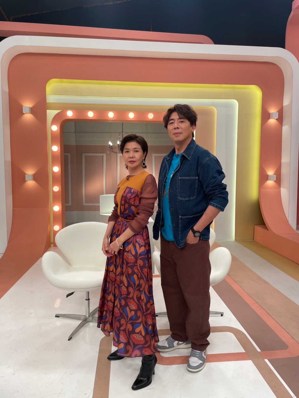 《姊妹亮起來》馬國賢訂高級餐廳相約媽媽共享  媽媽卻在港式餐廳吃烤乳豬？！