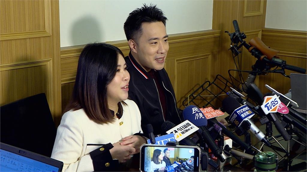 余祥銓妻柔柔產後首露面 余天包6位數紅包喜迎金孫小元寶