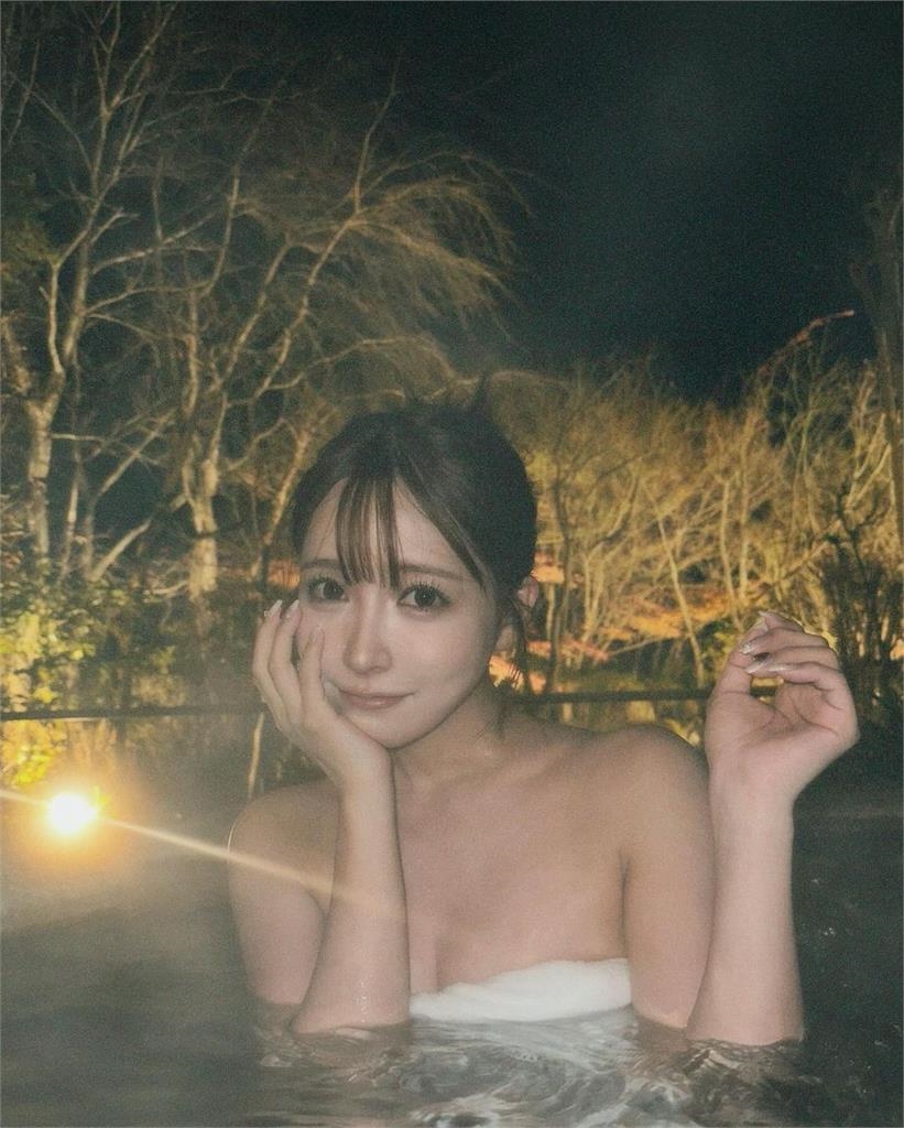 熟悉線條回歸啦!三上悠亞退休泡溫泉「大解放」粉嗨喊:可愛度超載