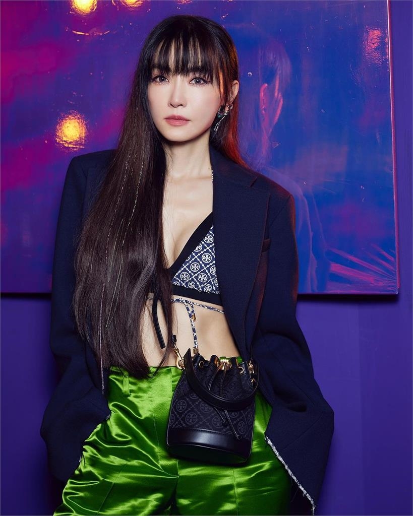 謝金燕「慶50歲生日」嗨跳搞笑舞！真實年齡曝光網不信：是25吧