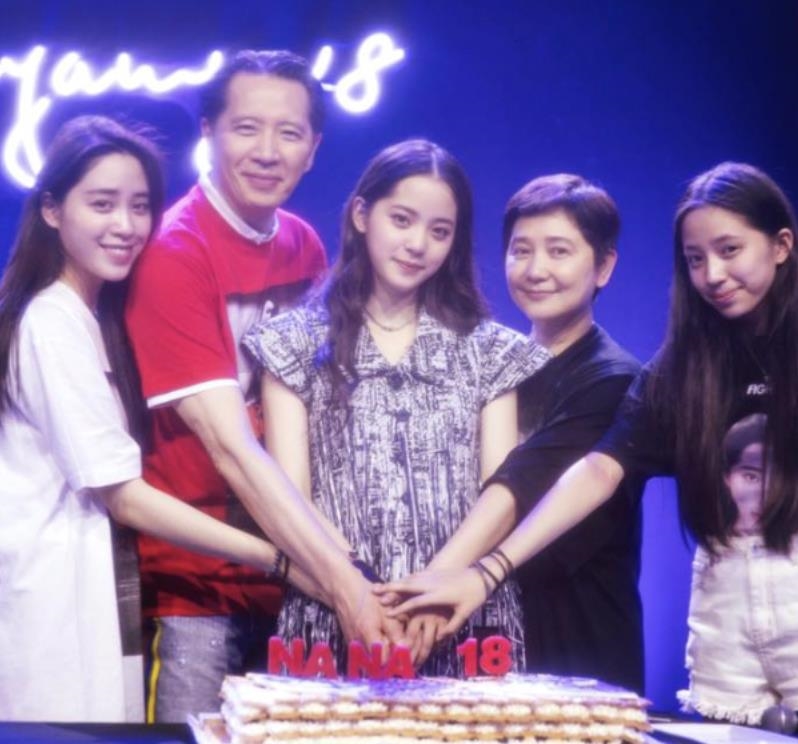 歐陽娜娜「半年撈3億」頻爆1人養全家！本人出面曝真相曝：她才是金主