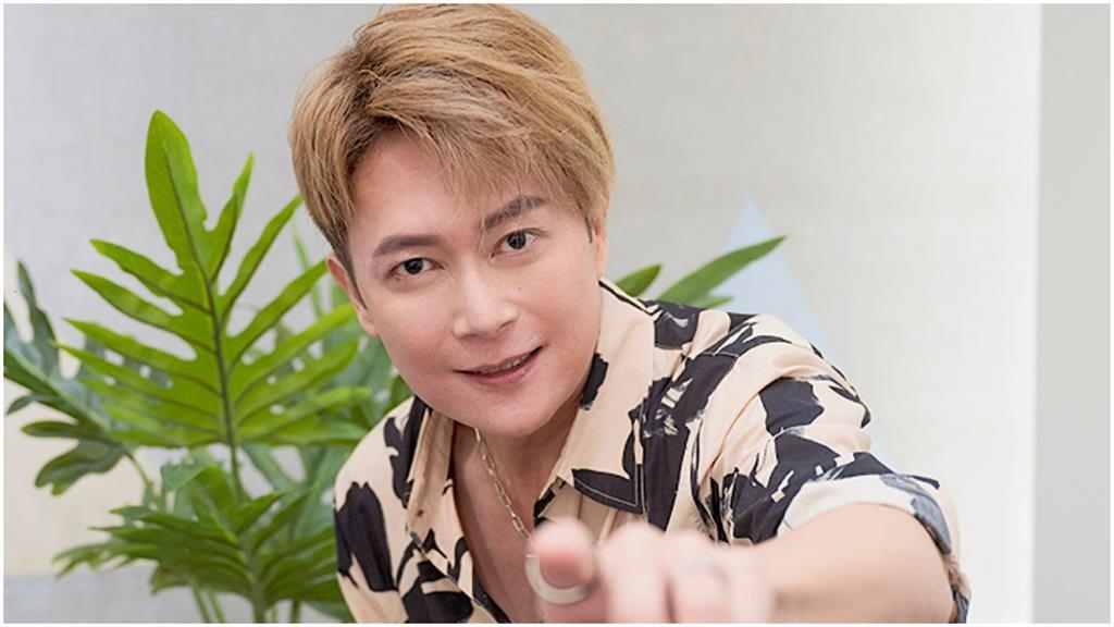 戲劇男神王燦「空窗3年」曝理想型！「最有Fu女星」點名她：大器不扭捏