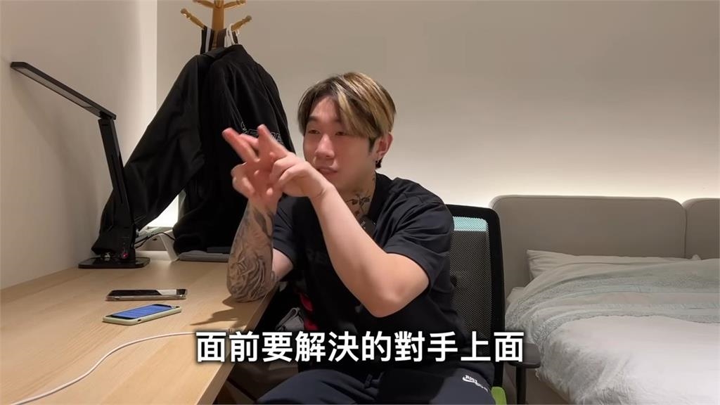 分析台北清粥小菜大亂鬥影片 尼克星曝「外籍生勝台灣醉男」1關鍵