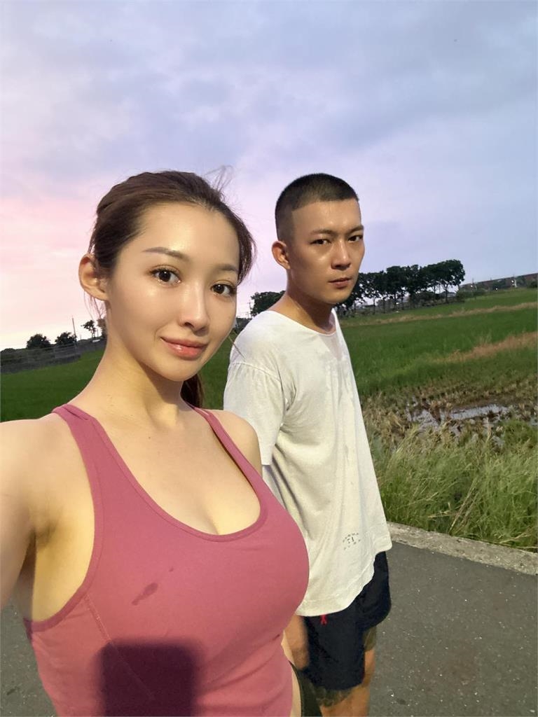 32歲網紅「鳳梨」今年打算拚寶寶！自曝整晚「龍齁伊」了：有點氣虛