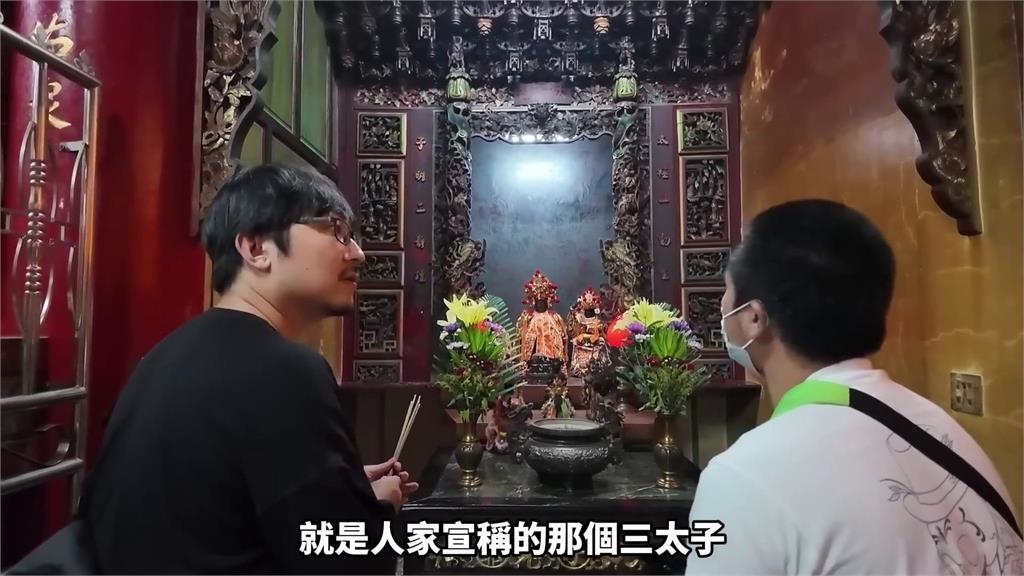 人生第一次進廟拜神！台人熱情介紹廟宇文化 中國男讚嘆：宗教氣息濃厚｜四季線上4gTV