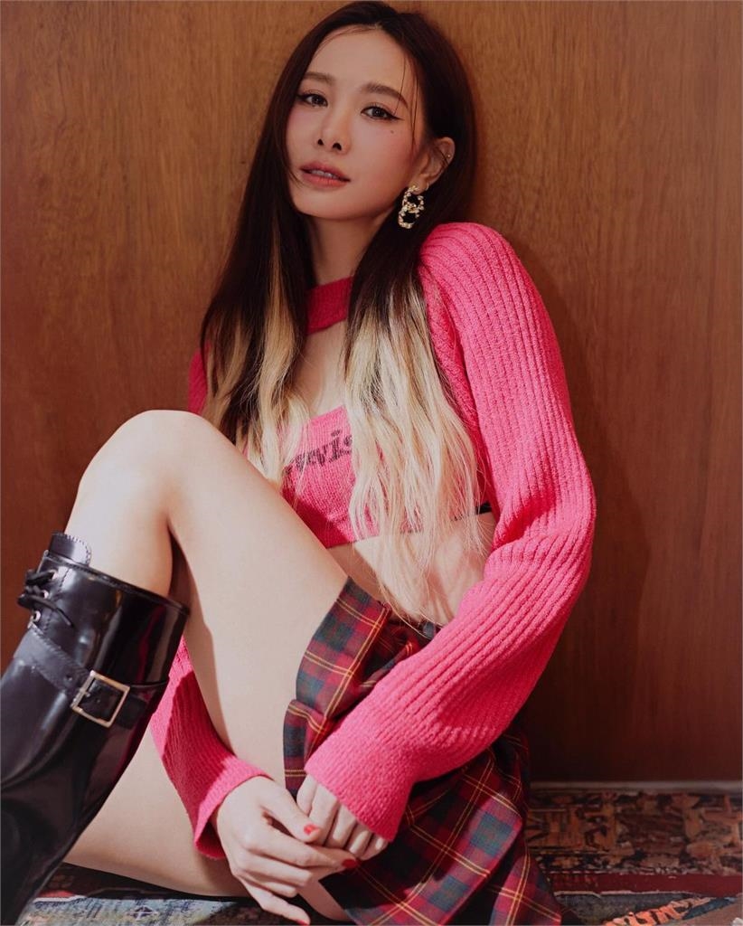 安心亞「短裙上撩」大破防！PR99身材「黑影現蹤」網緊盯：鼻血直流