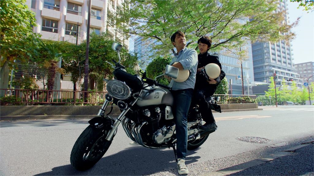 日本「超帥重機大叔」一脫安全帽竟是反町隆史!50歲真面目網驚:太扯