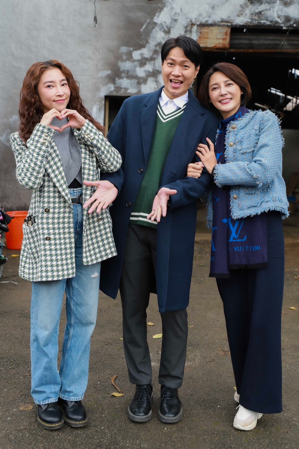 《愛的榮耀》李沛綾和張家瑋「壞壞母女組」憂出門被罵 吳婉君拍爆破火場最怕這事!