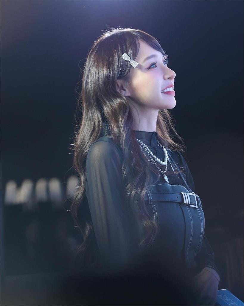 林襄大眼挺鼻「奇蹟仙照」美到不科學!「AI神側顏」迷倒4萬網:愛上妳了