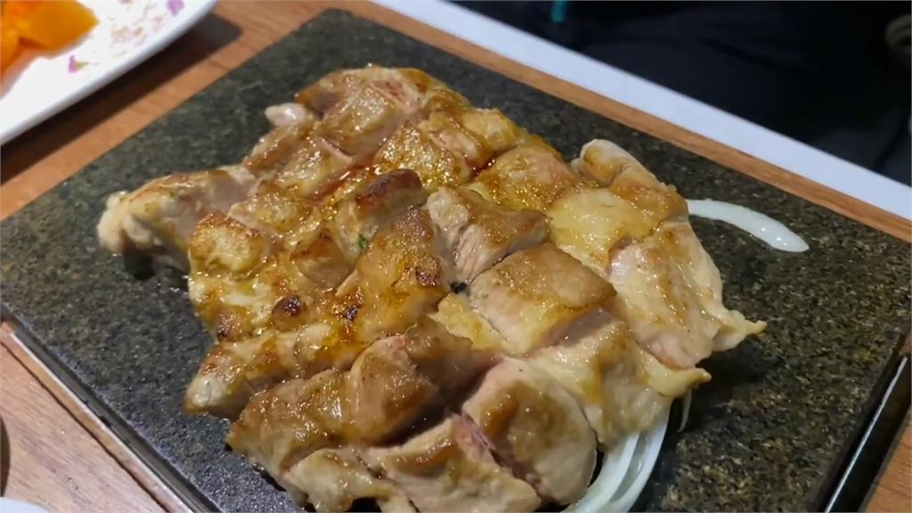 台灣趴趴走/肉要多大塊?主廚「秤重」切給你!嘉義「炙燒」熟成鮮切牛排!