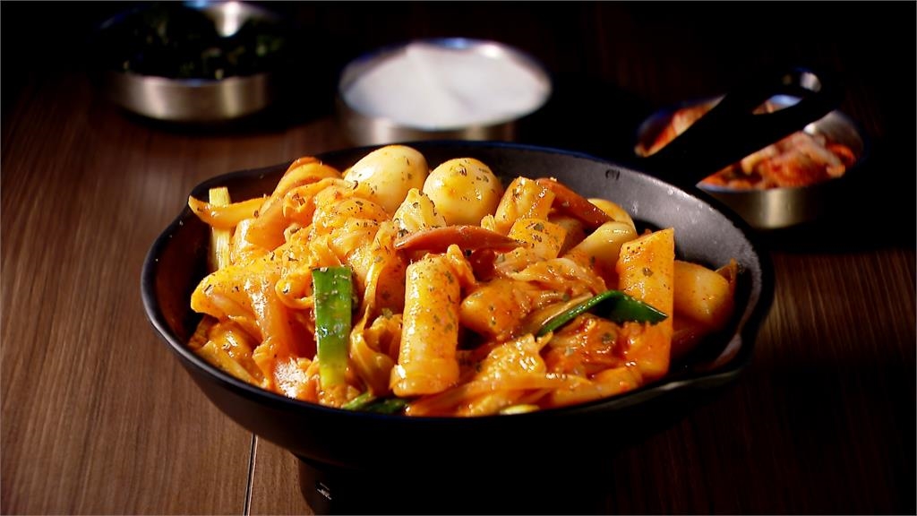 起司包裹韓國炸雞！　配上鹹甜甘醬超好吃