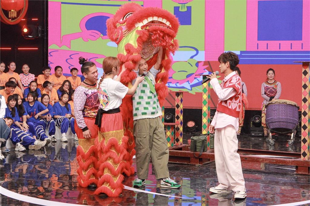 温昇豪家將演出超敬業「甘柳將軍」臉譜登場！受訪時不能說話守禁忌