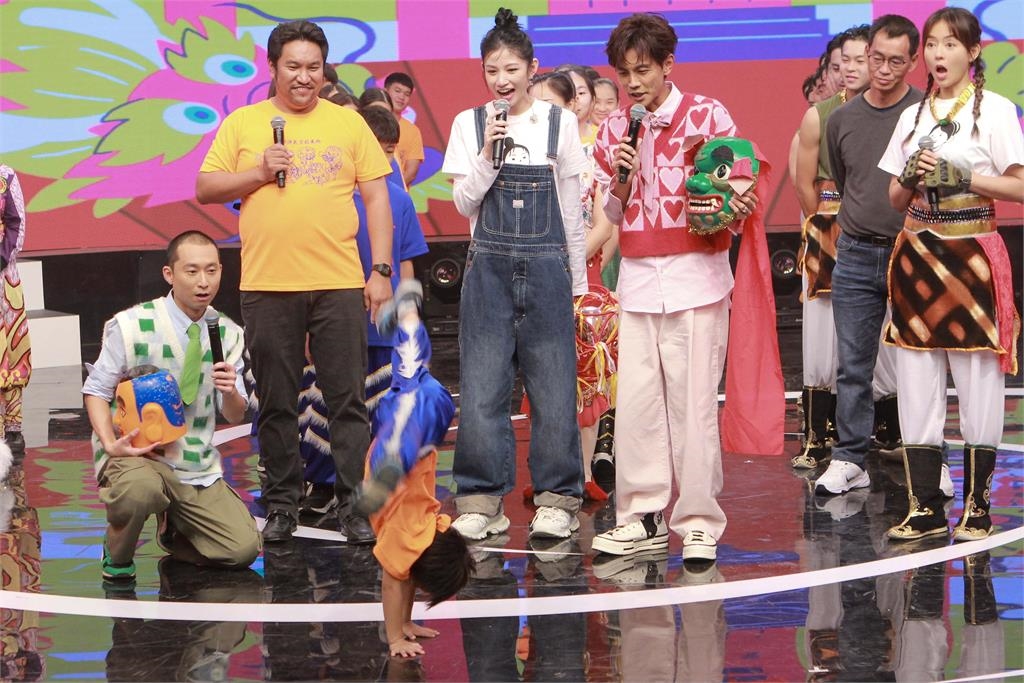 温昇豪家將演出超敬業「甘柳將軍」臉譜登場！受訪時不能說話守禁忌