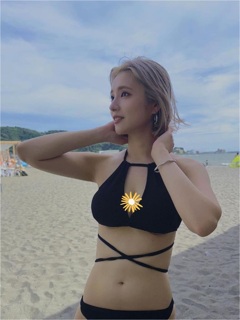 「日版千千」來台合體本尊!暗黑比基尼「緊扛暴力身形」網暈:戀愛了