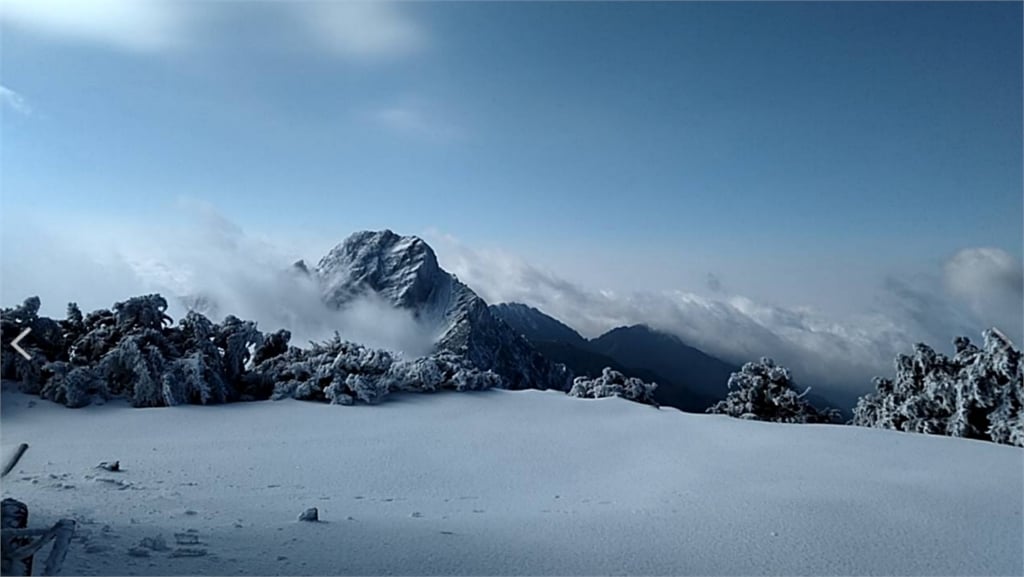 快新聞／玉山群峰迎來降雪「積雪達5公分」　絕美雪景曝光！　