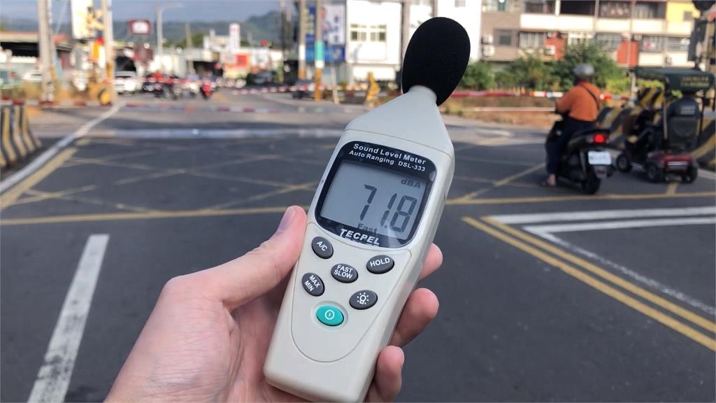 噹噹噹! 平交道警示聲刺耳 居民盼台鐵降低音量求安寧