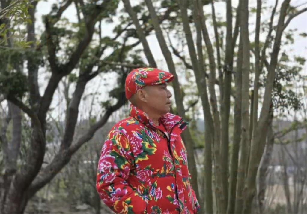 擁4嬌妻「竹北吊車大王」初二沒回娘家!帶「38位東北大花」飛出國