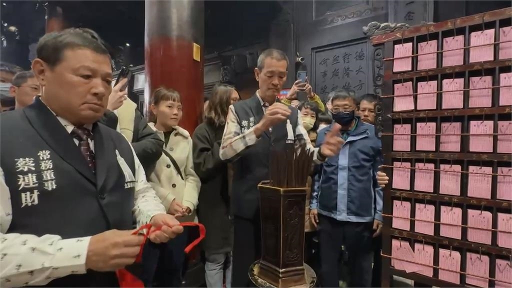 大甲鎮瀾宮國運籤出爐! 中上籤「白蛇精育許漢文」