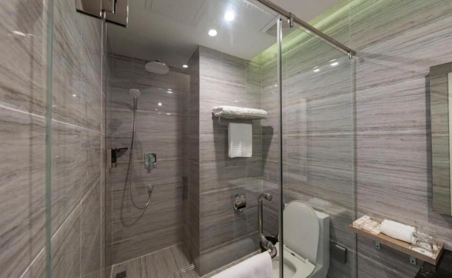 晚安小雞遭逮飯店「高CP值」價格曝!四叉貓揭房型網:在台至少要4千