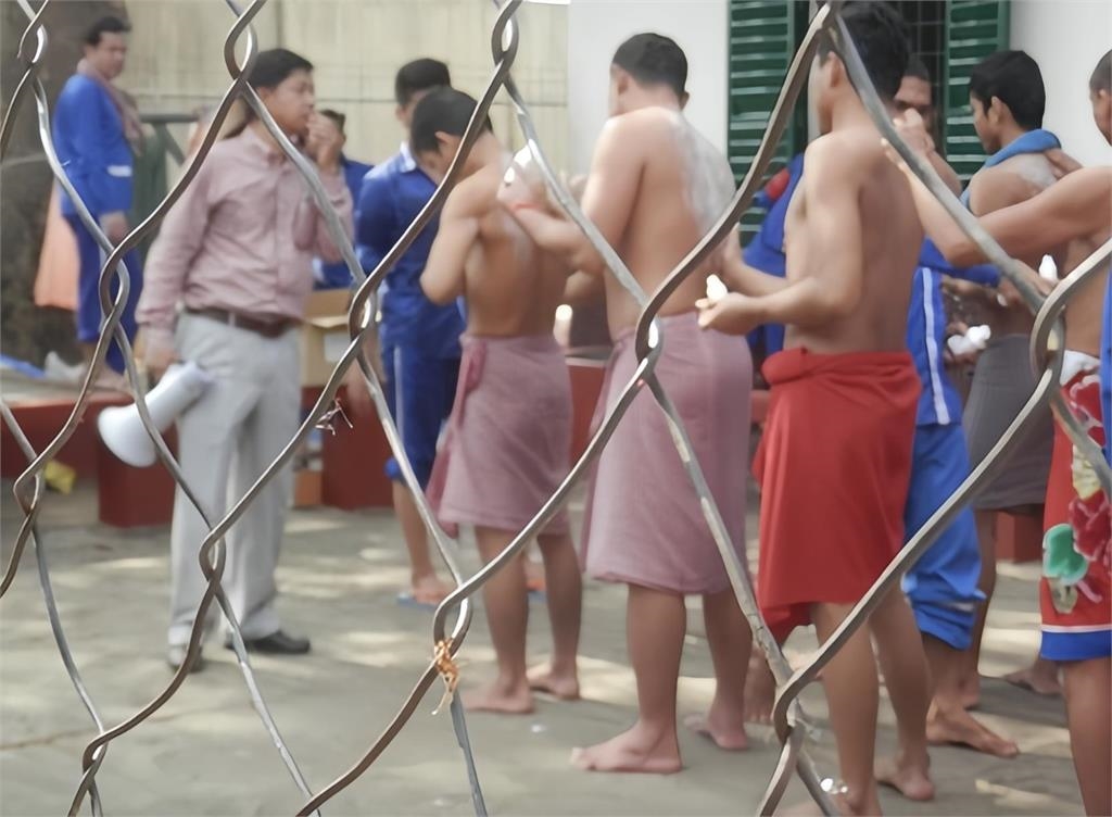 晚安小雞「菊花小心」人間煉獄服刑?監獄超兩極「運氣好」爽若出家修行