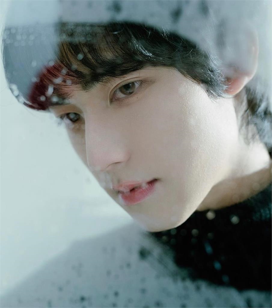 德德新帥照釋出!高領毛衣「禁欲氣場噴發」網心臟爆擊:我很缺德