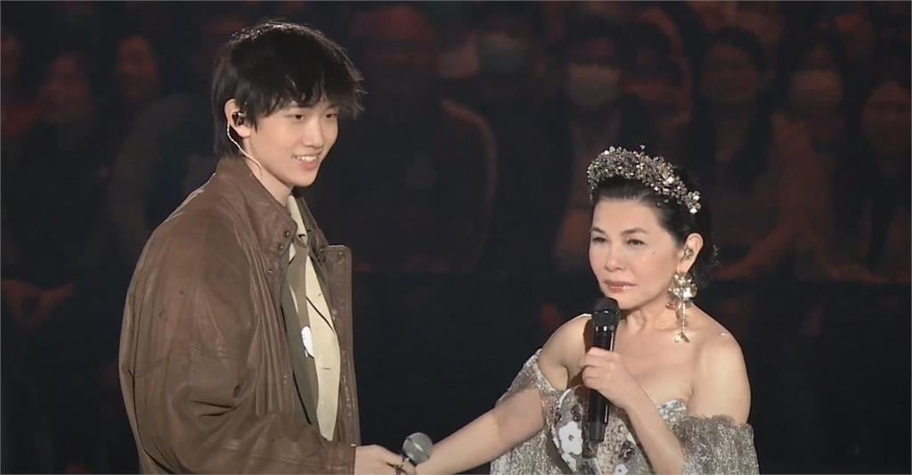 張清芳「17歲帥兒」返台現身演唱會　1理由跟學校請假她「哭到倒地」