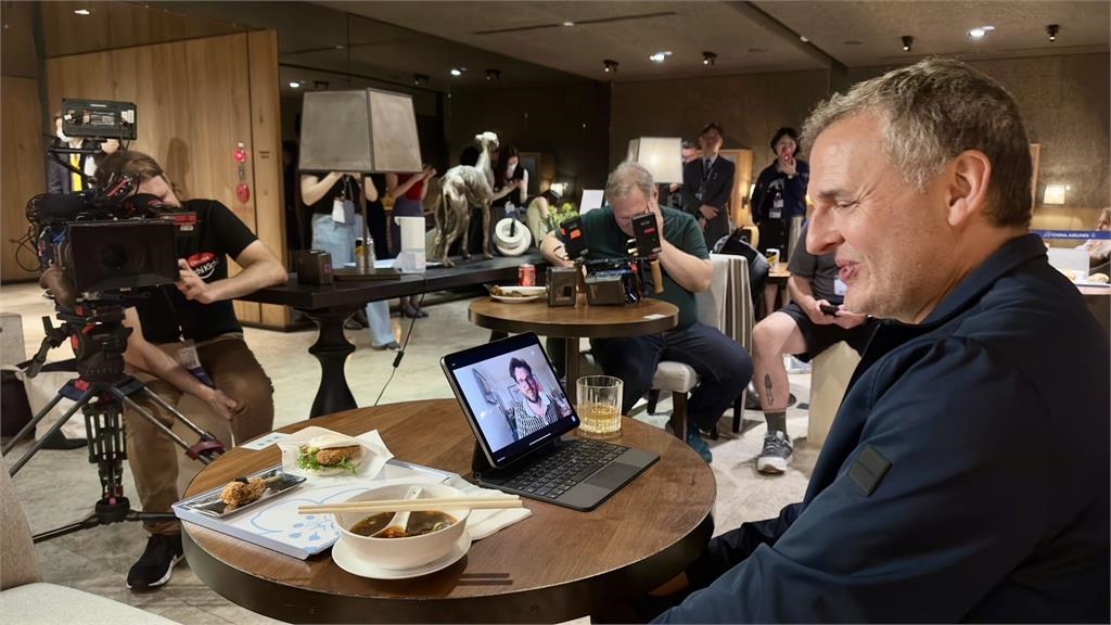 菲爾來吃飯!華航貴賓室獨特台灣美饌 NETFLIX 登場