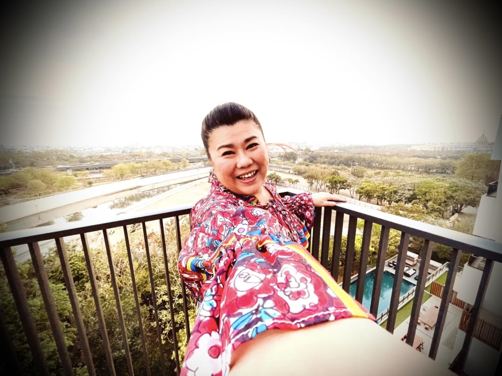 林美秀白色情人節曬「老公視角照」 高調放閃求問網:我有犯法嗎?