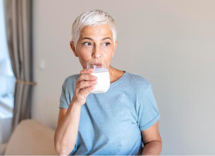 蛋白質越多越好?研究發現:每餐超過「這個量」 益導致心血管疾病