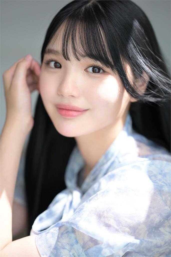 震撼!20歲清純偶像無預警「暗黑出道」 禁區全解鎖...超狂背景曝