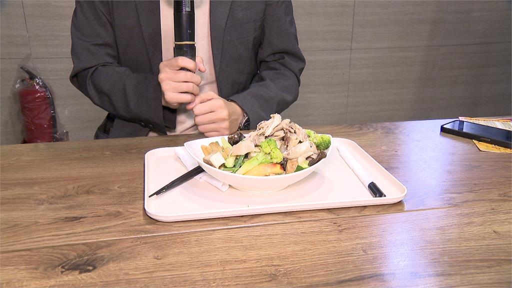 孔金欸？　鹹水雞「半雞加四配菜要價850元」