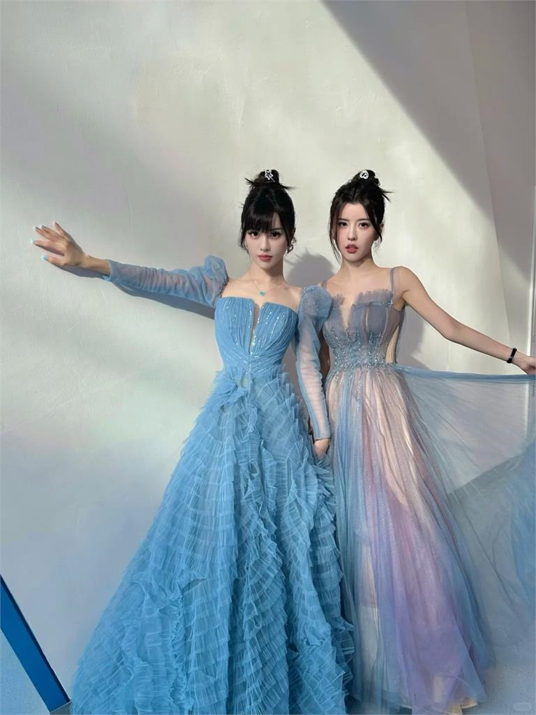 By2生日合體「雙胞胎長不像」差很大!「妹妹嚴重失真」網震撼:確定是本人嗎?