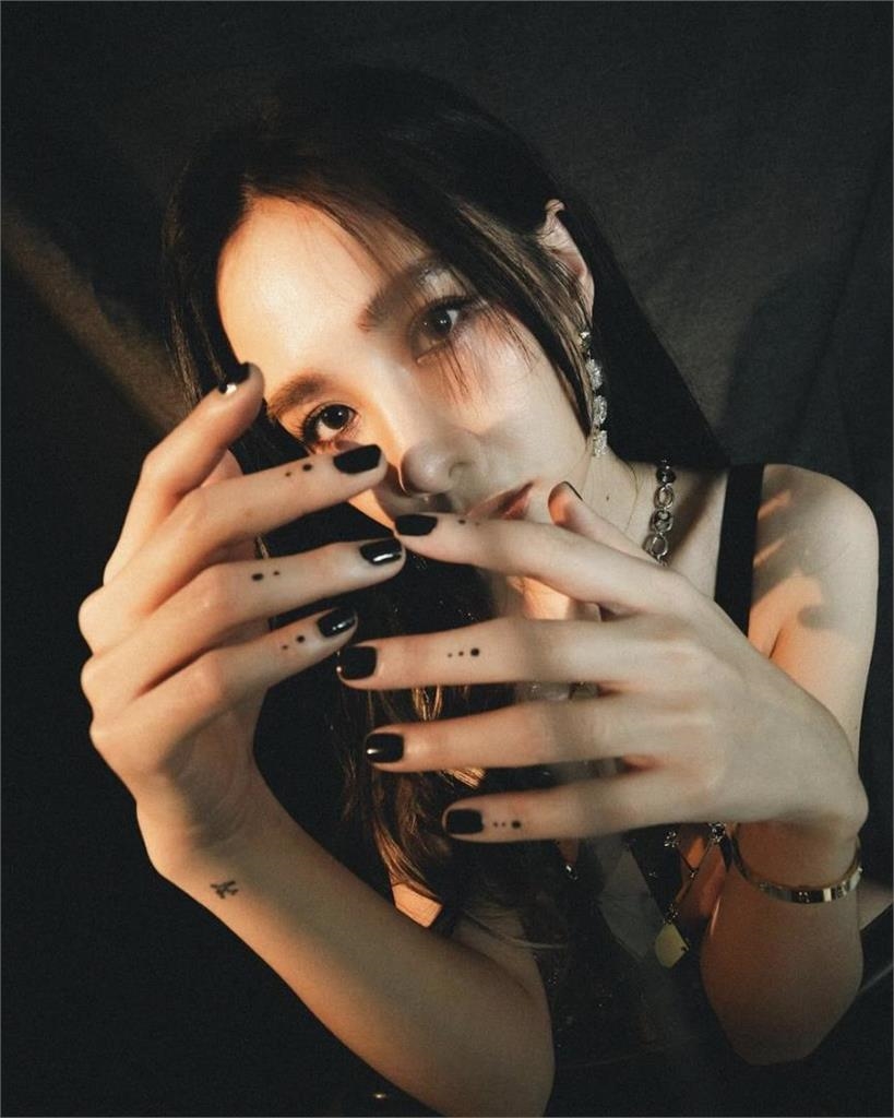 撞臉「韓韶禧」不敢認？38歲安心亞「超殺眼神＋野生眉」4字改口