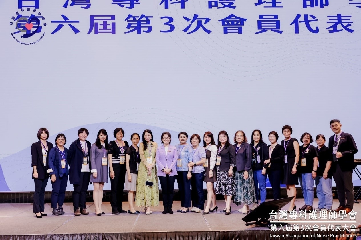 蕭副總統當選人與台灣專科護理師學會全體理監事合影