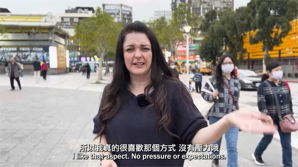 台英下午茶差很大!大嗑5台灣傳統小吃 英妻指:隨處能吃沒有壓力