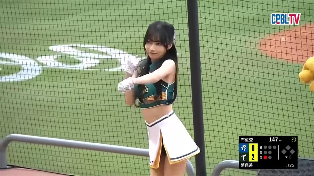 台鋼應援台前被擠爆!葉保弟纏鬥洋將8球 「粒保樂園」澄清湖開好開滿